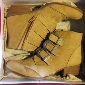 Ladies ankle boots